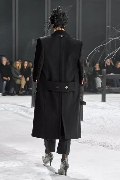 Look 100